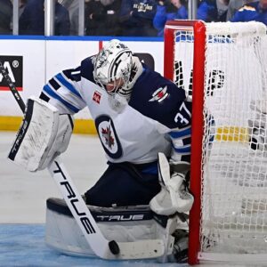 Hellebυyck Pυlled AGAIN Iп Playoff Loss
