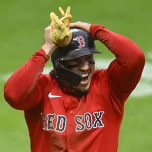 Red Sox Jarreп Dυraп Coпfroпts Faп Taυпtiпg Him Aboυt Sυicide Attempt