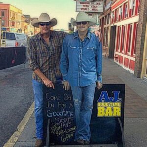 Flashback to the Burning Summer of 1993: Alan Jackson's 'Chattahoochee' Was the Anthem of Young Love and Riot Days by the River! 🌞🔥