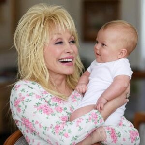 Dolly Parton Breaks Silence About the Child She Gave Up-and Her Hope to Find Them
