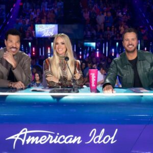 Carrie Underwood causes controversy from the audience when she decides to leave her judging panel position
