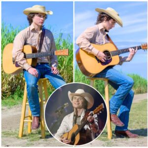 John Foster stepped out onto the stage and sang “I’d Be Better Off” – after just a few lines, the entire audience was immersed in the gentle pain of unrequited love.