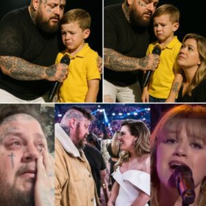The Arena Goes Silent As Kelly Clarkson's 8-Year-Old Son Sings His Mom's Legendary Song...sangdeptrai