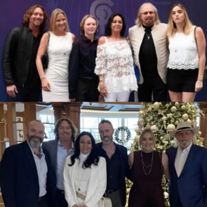 ๐คโจ On December 13, 2016, Barry Gibb wowed the audience with a full performance at The Royal Variety.