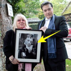 Robin Gibb’s Son, RJ, Describes His Father’s Final Hours