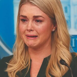 Karoline Leavitt burst into tears like a child upon hearing that her mother had gone missing in the devastating floods in Texas. Fans are deeply concerned about her emotional well-being at this moment