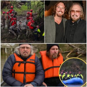 “We couldn’t just watch… we had to do something.” Just 40 minutes ago in Texas, music legend Barry Gibb, 78, and his son Ashley were seen in flood-stricken communities