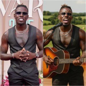 Breaking news: A song stronger than division — Jamal Roberts halts concert to unite stadium in “God Bless America” nh