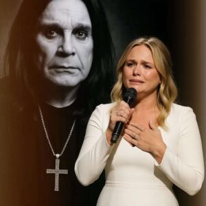 🩶 No one expected it — but when Miranda Lambert stepped onto the stage before 80,000 fans and began to sing “Mama, I’m Coming Home” in honor of Ozzy Osbourne