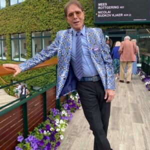 He Was Bigger Than the Beatles—Then Left It All Behind. The Cliff Richard Story You Didn’t Know - ws