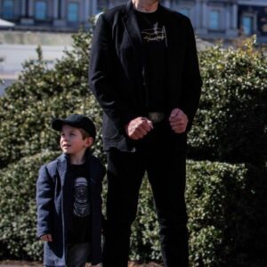 People Were Stunned When They Saw What Elon Musk Whispered to His Son X During This Walk — ‘The Future Will Never Be the Same…