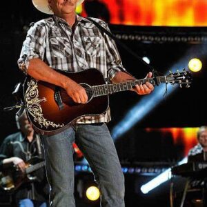 🍞 “I May Own a Cell Phone and a Flat-Screen TV… But I Still Like My Bologna on White Bread” — Alan Jackson’s Unexpectedly Powerful Ode to Simpler Times. ws