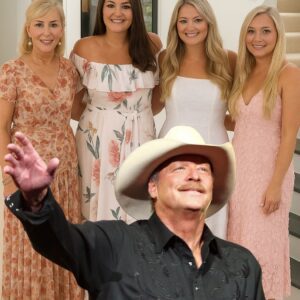 At 66, Alan Jackson has finally shared what fans have long suspected — offering a rare and personal glimpse into the life of one of country music’s most beloved families. ws