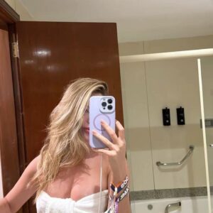 WOW PHOTOS: Fox News star Karoline Leavitt Continues to send social media into a frenzy after Leaked photos of her in a tiny black outfit