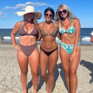 SURPRISE: Wow! Karoline Leavitt Just Stunned Everyone With a Sizzling Thong Bikini Photoshoot at the Beach — Her Incredible Figure Is Absolutely 🔥 nabeo
