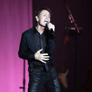 LAST UPDATED: CLIFF RICHARD'S MISTLETOE AND WINE MAGIC. ws