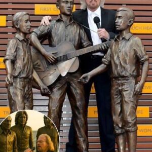 “I Can’t Sing It Without Crying” — Barry Gibb’s Heartbreaking Tribute to His Brothers Standing alone on stage, Barry Gibb’s voice broke as he sang “Don’t Forget to Remember.” Once a 1969 love ballad, the song has become his haunting vow to Robin and Maurice — a final promise woven in grief, love, and memory. Every trembling note carried their presence, every lyric a plea never to let them fade.