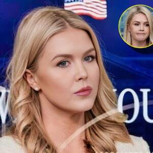Karoline Leavitt's Killer Legs Can't Hide Epic Tweed Fashion Fail in Viral White House Photo ๐