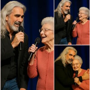 Unexpected Moment at Aerosmith Concert: Guy Penrod Pauses Mid-Song to Bring Elderly Fan on Stage, Sparking Emotional Reactions..ws