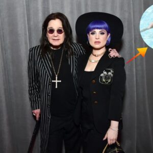 SURPRISE: Kelly Osbourne Sets the Beach Ablaze in Tiny Swimsuit โ Fans Left Stunned by Her Curves and Sun-Kissed Glow! nabeo