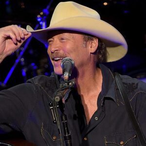 Alan Jackson’s Bold Stand at the 1994 ACM Awards Becomes a Defining Moment in Country Music History