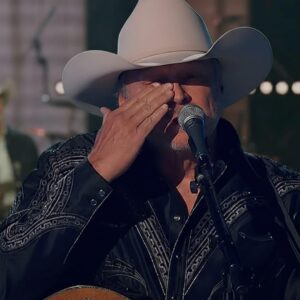 SHOCKING: ALAN JACKSON BREAKS DOWN ON STAGE — CMA HONORS TURN INTO TEARS AND CHAOS