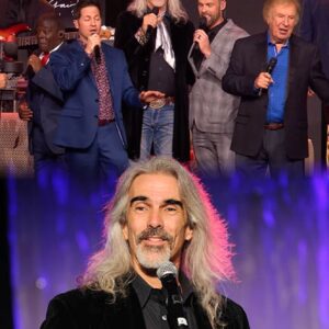 As Bill & Gloria Gaither led the gathering and the Gaither Vocal Band lifted their voices, the room was filled with a sense of holy anticipation. ws