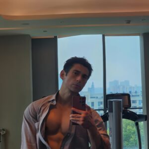 David Muir Breaks the Internet with Leaked Shirtless Photos – Fans Can’t Stop Talking...veeralaso1