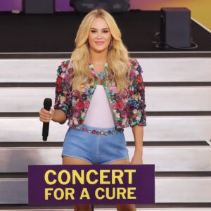 Two Powerball winners gave Carrie Underwood $800M for a charity tour to bring hope to struggling communities.