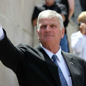 Franklin Graham looked Jessica in the eye, refusing comfort and declaring: โIf you refuse to rise, youโll never find your strength.โ
