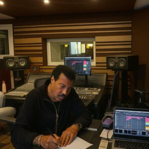 Lionel Richie Reveals the Secret Behind His Musical Mastery: “It All Started With One Voice” nh