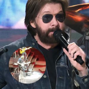 Ronnie Dunn stepped off the stage right in the middle of the encore for the song “Boot Scootin’ Boogie.”