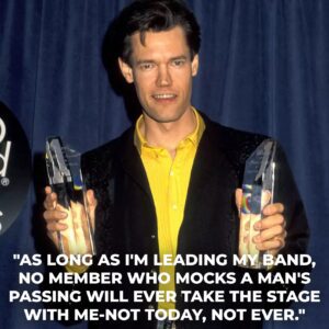 Rock Music Shocker: Randy Travis Suspends Band Member After Controversial Celebration of Charlie Kirk’s Passing