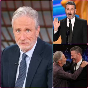 He wasn’t on the lineup — but when Jon Stewart walked back onto The Daily Show desk, the room erupted.
