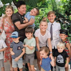 🌟 A Grandpa’s Love: Donny Osmond Melts Hearts with Rare Glimpse of His Grandchildren 💞👶✨