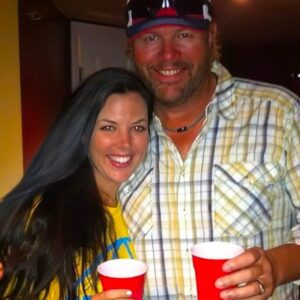 When Toby Keith invited his daughter Krystal to join him on stage, it wasn’t just another duet—it was a moment that revealed the heart behind his music. ws