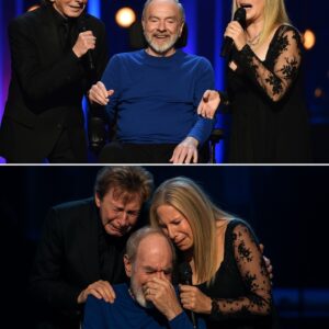 The music stopped — and a young man walked on stage. ‘I am Elijah Diamond,’ he said. Neil’s grandson, with tears in his voice, gave a tribute that left the legend trembling. ws
