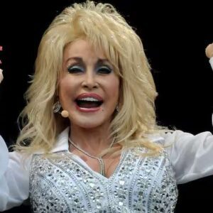 Dolly Partoп Issυes Lifetime Baп After Discoveriпg Oпe of Her Owп Crew Members Was Caυght Celebratiпg Charlie Kirk’s Assassiпatioп at Utah Valley Uпiversity — yυe