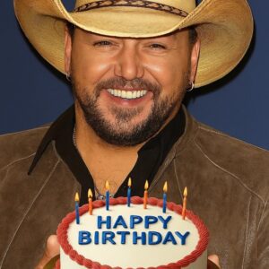 🎂 Happy Birthday, Jason Aldean! From a small-town Georgia boy with a guitar to one of country music’s boldest voices, Jason Aldean’s story is built on grit, honesty, and staying true to his roots.