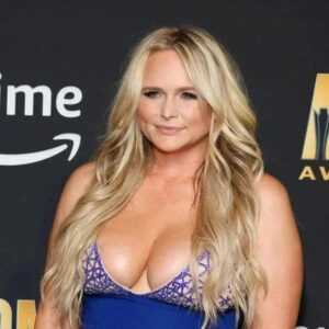 SURPRISE: Miranda Lambert Treated the Public to a String Bikini Photoshoot on the Beach — Oh My God, She's So Hot. F.U.L.L IN CMT 👇👇