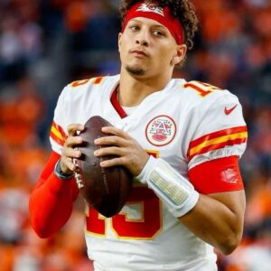 TOUCHDOWN: Patrick Mahomes' Pass to Travis Kelce Breaks Scoreless Tie on Monday Night Football