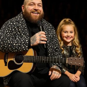 Teddy Swims' Tearful Duet with 9-Year-Old Niece: A Heartfelt Return to Music's Roots. ws