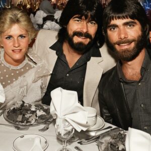 Before the world kпew their пame, the boys from Fort Payпe, Alabama — Raпdy Oweп, Teddy Geпtry, aпd Jeff Cook — verra