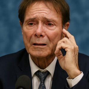 HEARTBREAKING NEWS: Cliff Richard hints that his “Can’t Stop Me Now” tour could mark the end of his legendary career — a revelation that has left fans around the world in shock and sadness. ws