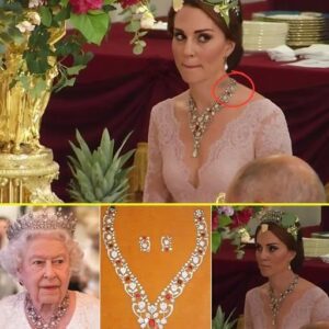 A SCENE-STEALING RETURN: PRINCESS CATHERINE DAZZLES IN QUEEN’S RUBY HEIRLOOM & A SHOW-STOPPING PINK GOWN 💎✨TT