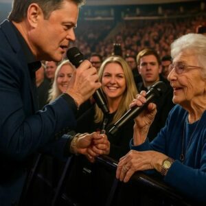 🚨 NO ONE EXPECTED IT — DONNY OSMOND STOPPED MID-SONG AND PULLED AN ELDERLY WOMAN ONSTAGE… BUT WHY? 🎤💖 A1