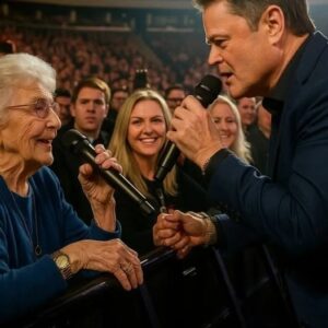 ๐ NO ONE SAW IT COMING โ DONNY OSMOND STOPS MID-SONG AND INVITES AN ELDERLY FAN ONSTAGEโฆ AND THE REASON WILL MELT YOUR HEART ๐คโจ. TT