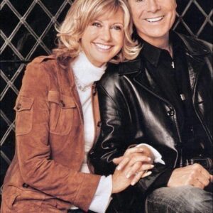 Cliff Richard’s Silent Song: A Love for Olivia Newton-John That Echoes Beyond the Stage. ws