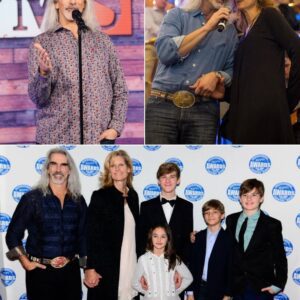 In a rare video from Thomas Road Baptist Church, Guy Penrod doesn’t walk out with a band or stage lights — he walks out with his sons. ws