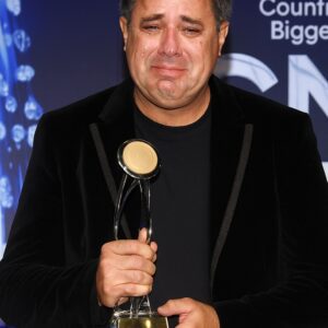 SHOCKING REVEAL: Vince Gill Opens Up About Her Private Health Battle — A Story of Pain, Courage, and Unbreakable Faith_cz
